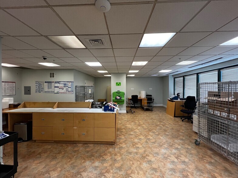 More Photos Of 100 Tower Dr, Edgewater Apartments For Lease