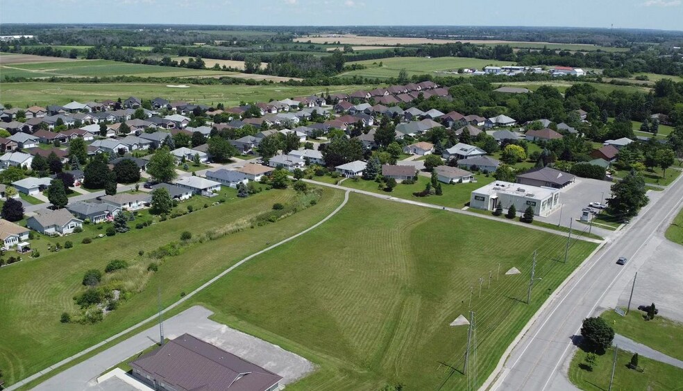 More Photos Of 488 Wellington Main St, Prince Edward Land For Sale