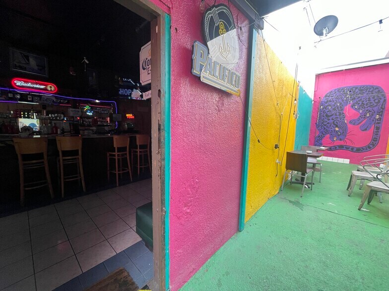 More Photos Of 8554 Washington Blvd, Culver City Bar For Sale