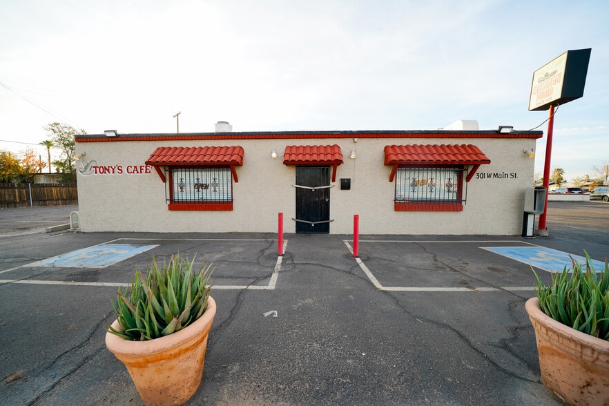 More Photos Of 301 W Main St, Avondale Restaurant For Lease