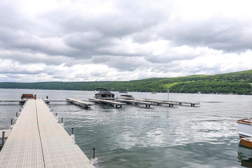 More Photos Of 24 Water St, Hammondsport Hotel For Sale