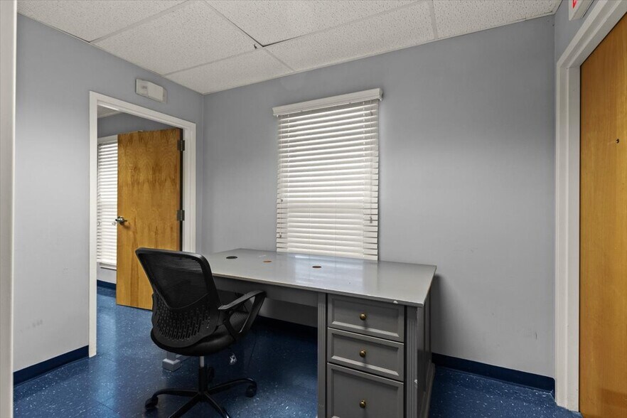 More Photos Of 617 Mulberry St, Elizabethtown Office For Sale