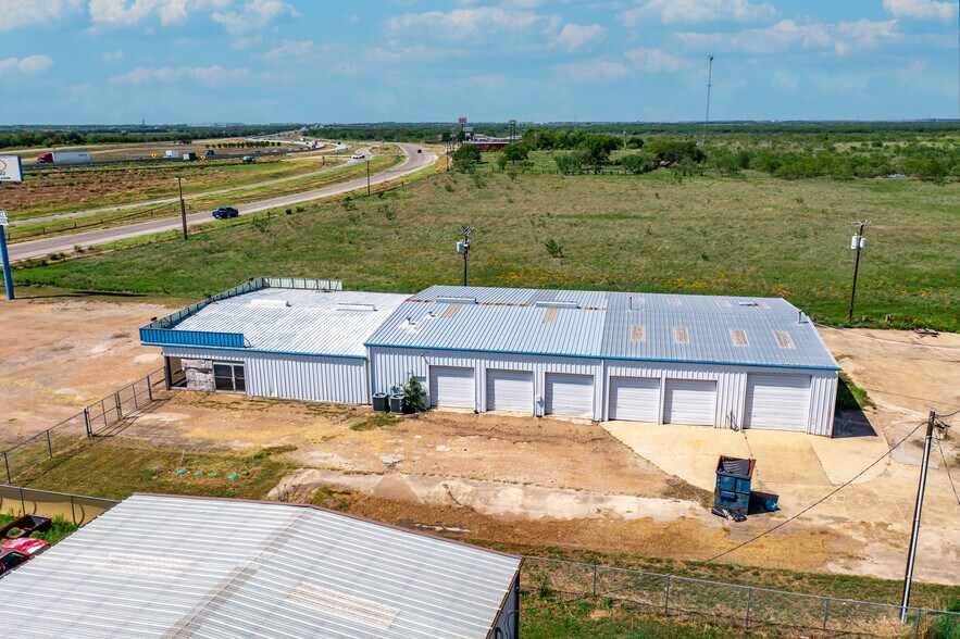 More Photos Of 5878 W US Highway 80, Terrell Showroom For Sale