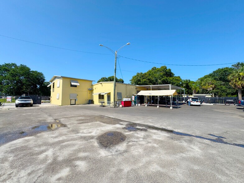 Primary Photo Of 302 N 25th St, Fort Pierce Service For Sale