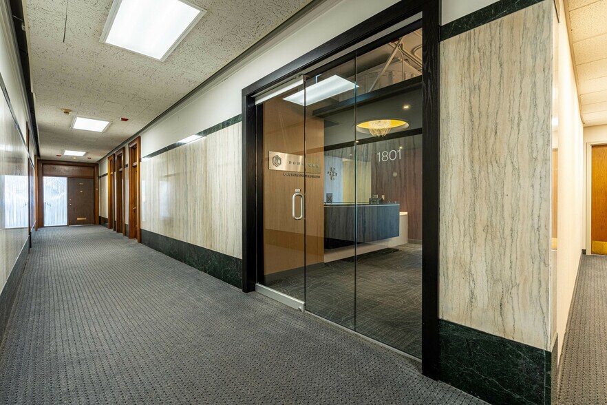 More Photos Of 50 E Washington St, Chicago Office For Sale