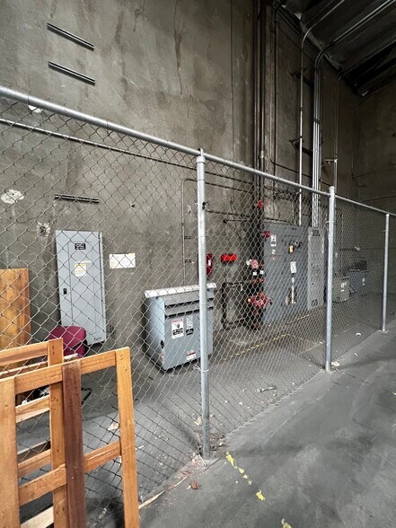 More Photos Of 12432 Foothill Blvd, Sylmar Warehouse For Sale