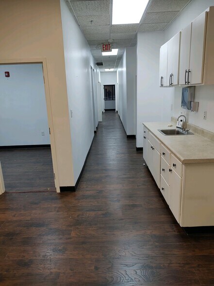 More Photos Of 2521 Piedmont Rd NE, Atlanta Storefront Retail Office For Lease