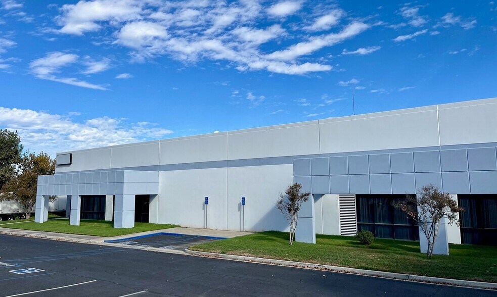 More Photos Of 779 Palmyrita Ave, Riverside Warehouse For Lease