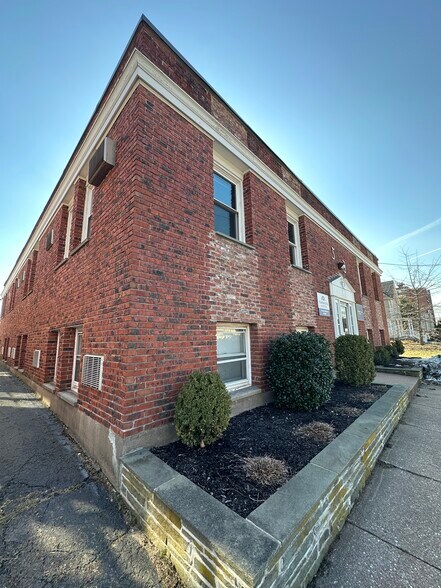 More Photos Of 53 Connecticut Blvd, East Hartford Office For Lease