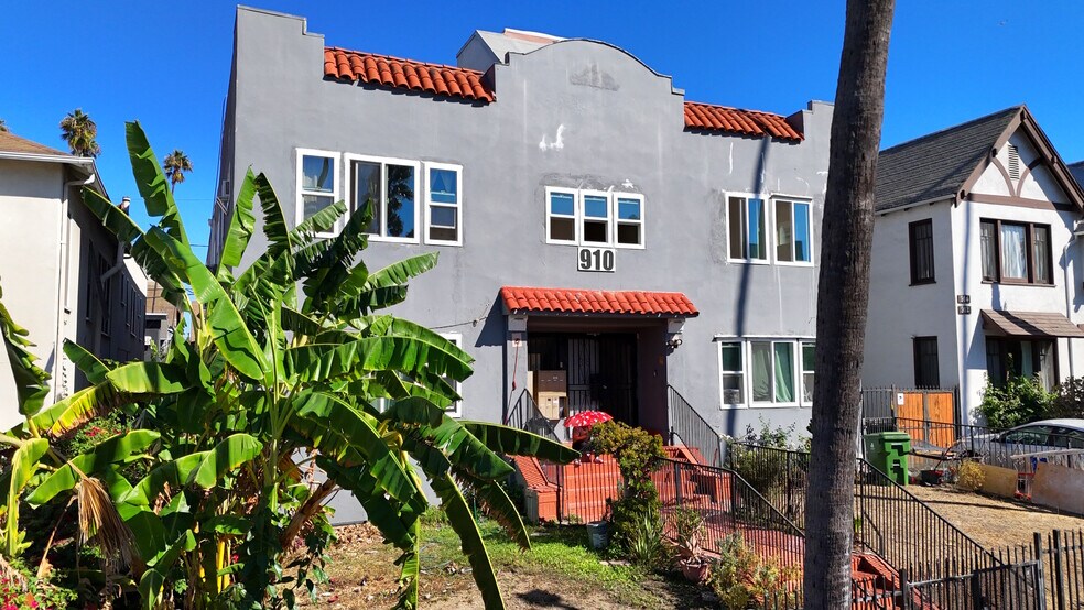 More Photos Of 910 S Mariposa Ave, Los Angeles Apartments For Sale