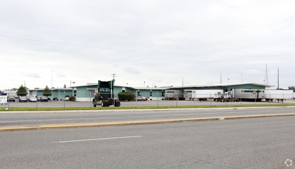 More Photos Of 815 W Sample St, South Bend Truck Terminal For Lease