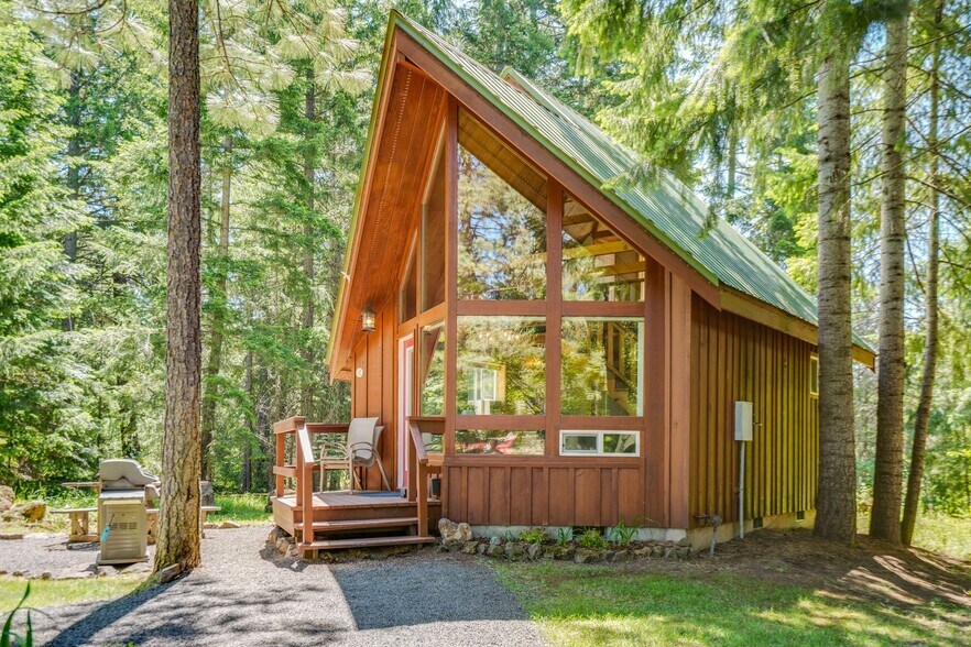 More Photos Of 2291 Highway 141, Trout Lake Hotel For Sale