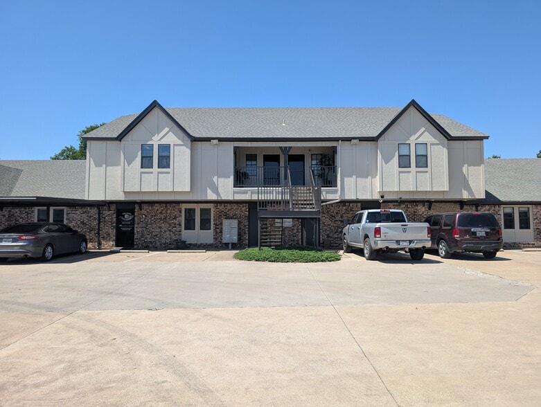 More Photos Of 4516 Boat Club Rd, Fort Worth Office For Lease