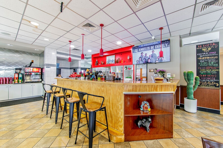 More Photos Of 1655 Saint Mary St, Thibodaux Flex For Sale