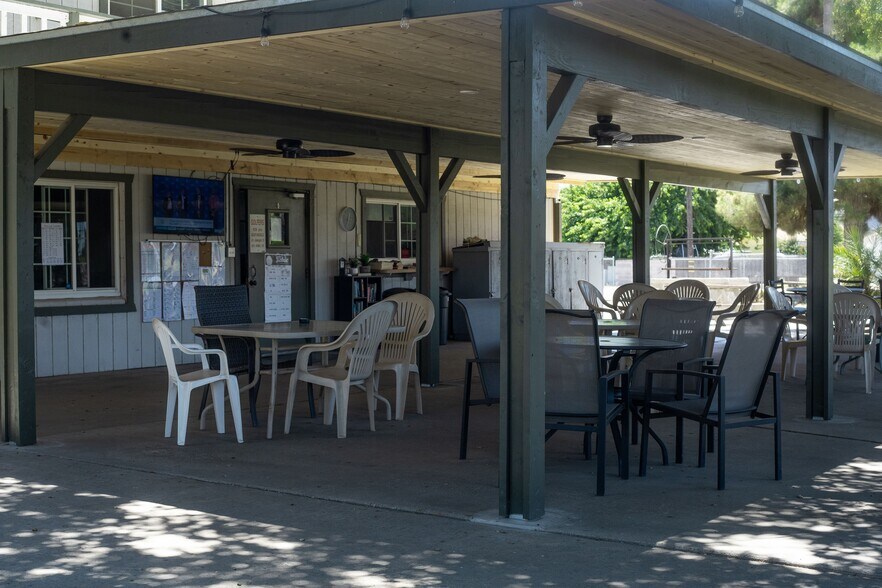 More Photos Of 510 W Visalia Rd, Exeter Golf Course Driving Range For Sale