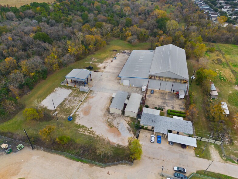 More Photos Of 12050 Proctor St, Houston Warehouse For Lease