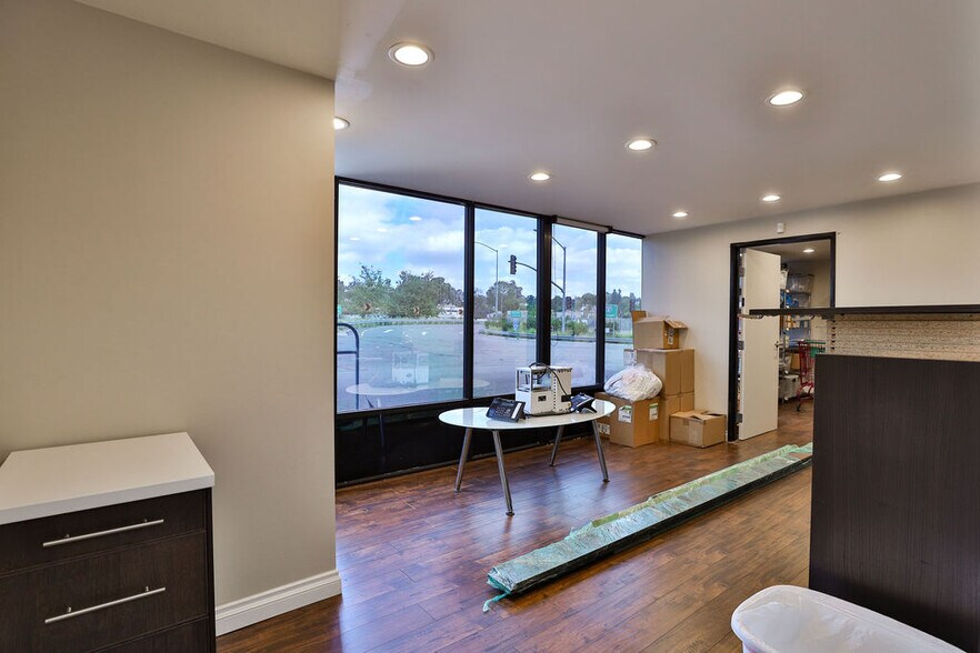 More Photos Of 7051 Alvarado Rd, La Mesa Medical For Sale