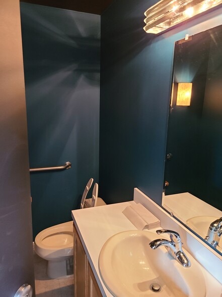 More Photos Of 183 Mineola Blvd, Mineola Medical For Sale