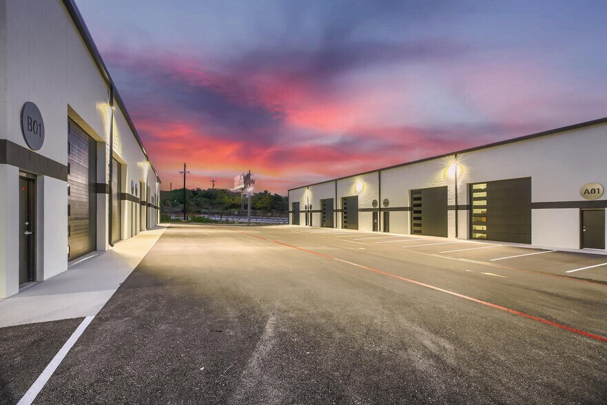 More Photos Of 529 SH 46 E, Boerne Warehouse For Lease