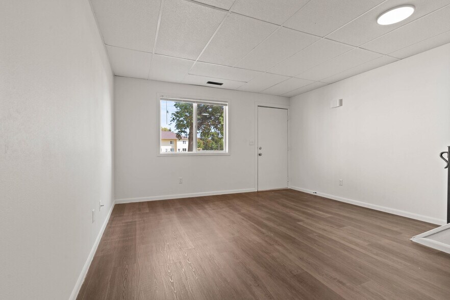 More Photos Of 701 Swan St, West Burlington Multifamily For Sale