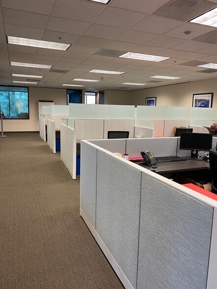 More Photos Of 12909 SW 68th Pky, Tigard Office Residential For Lease