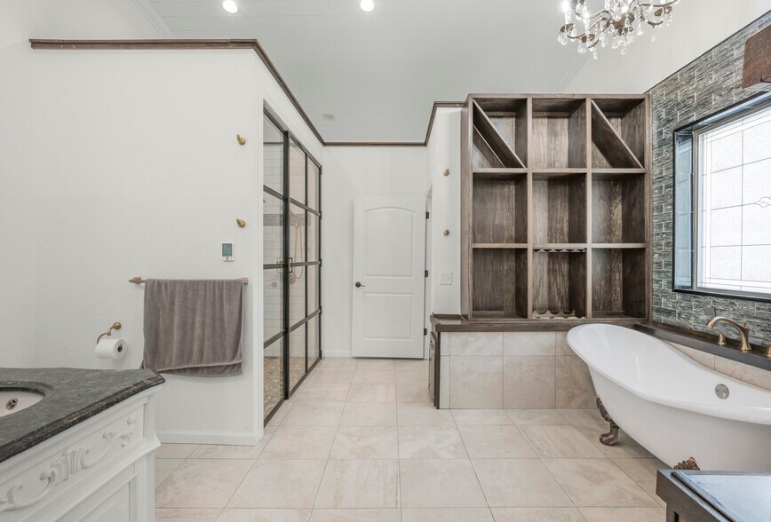 More Photos Of 90917 240th St, Austin Light Distribution For Sale