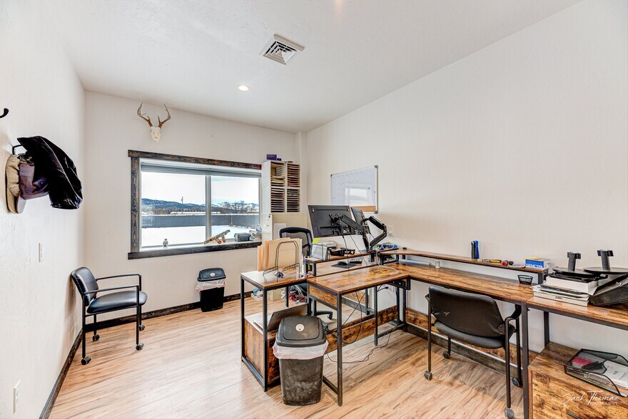 More Photos Of 4775 York Rd, Helena Light Distribution For Sale