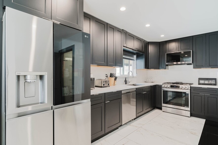 More Photos Of 4405 Ventura Canyon Ave, Sherman Oaks Apartments For Sale