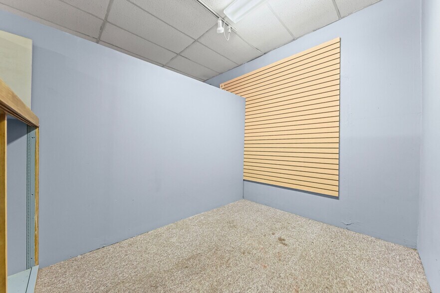 More Photos Of 361 E Main St, Alliance Storefront Retail Office For Sale