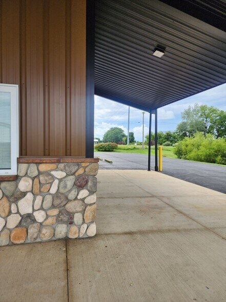 More Photos Of 5540 E Highland Rd, Howell Warehouse For Lease