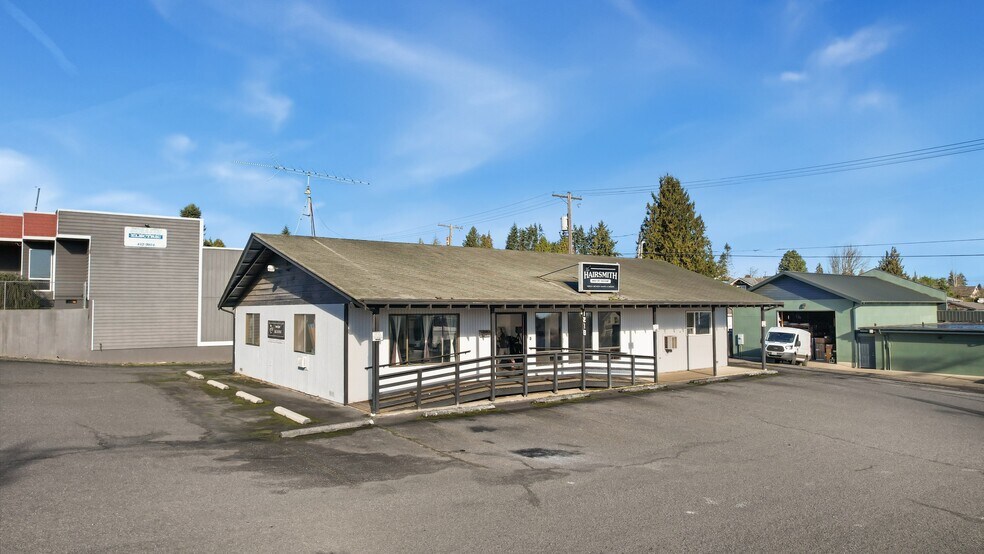 More Photos Of 1218 S C St, Port Angeles Flex For Sale