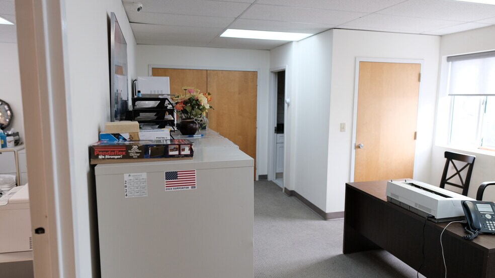 More Photos Of 130 Lenox Ave, Stamford Warehouse For Sale