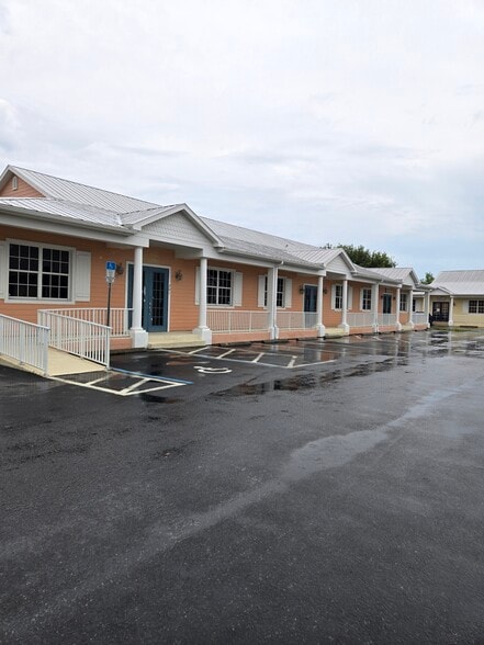 More Photos Of 5473 Lee St, Lehigh Acres Mixed Retail For Lease