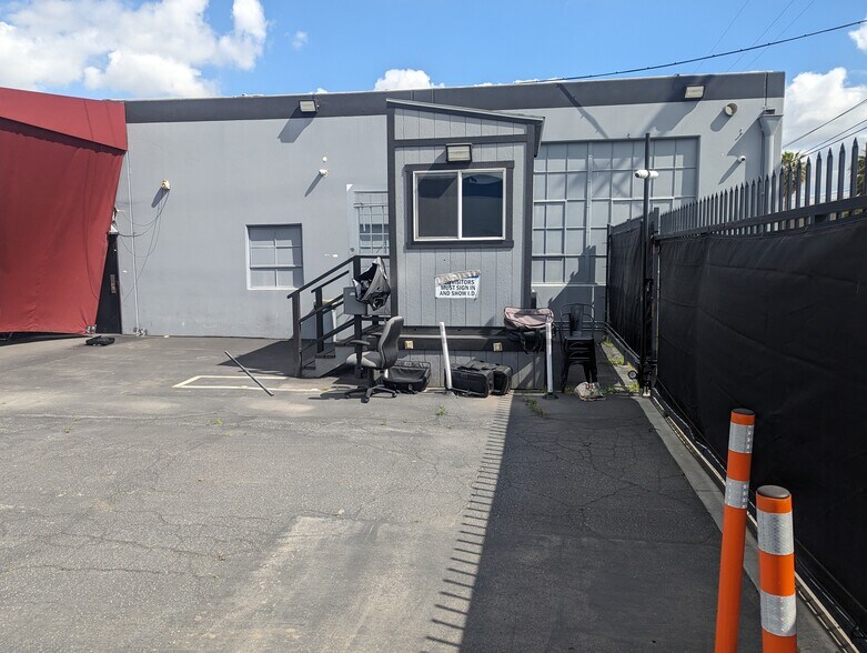 More Photos Of 3019 Vail Ave, Commerce Manufacturing For Sale