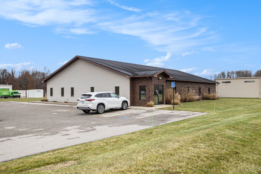 More Photos Of 1500 Kdf Dr, Three Rivers Office For Lease
