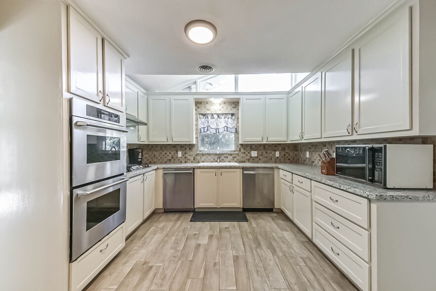 More Photos Of 1270 CR 2293, Cleveland Assisted Living For Sale