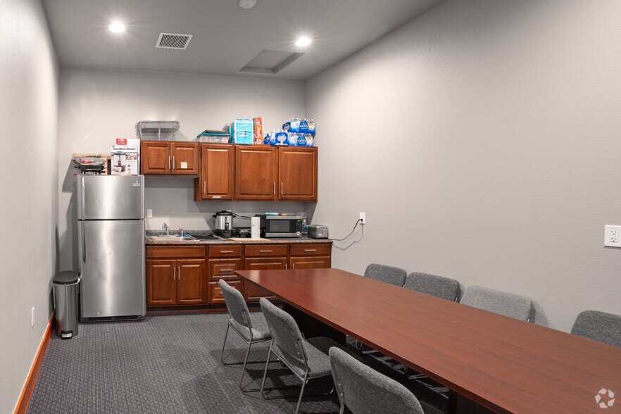 More Photos Of 1975 Selmi Dr, Reno Office For Sale