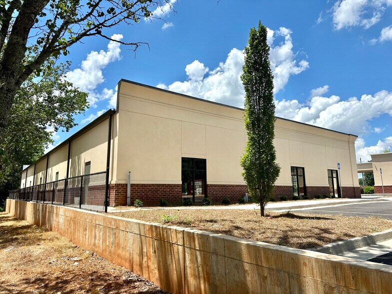 More Photos Of 5105 Jefferson Rd, Athens Medical For Lease