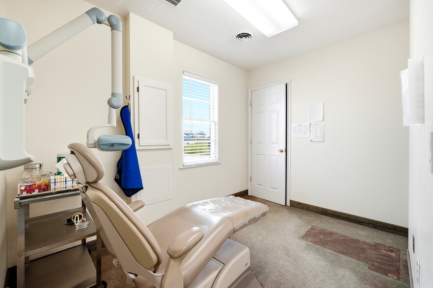 More Photos Of 4910 Maccorkle Ave SW, Charleston Medical For Sale