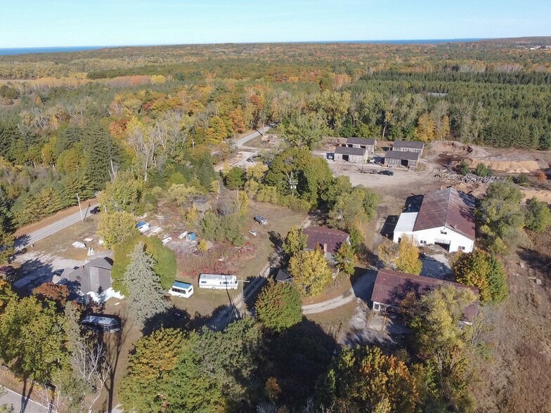 More Photos Of 5052 Reynolds Rd, Sturgeon Bay Flex For Sale