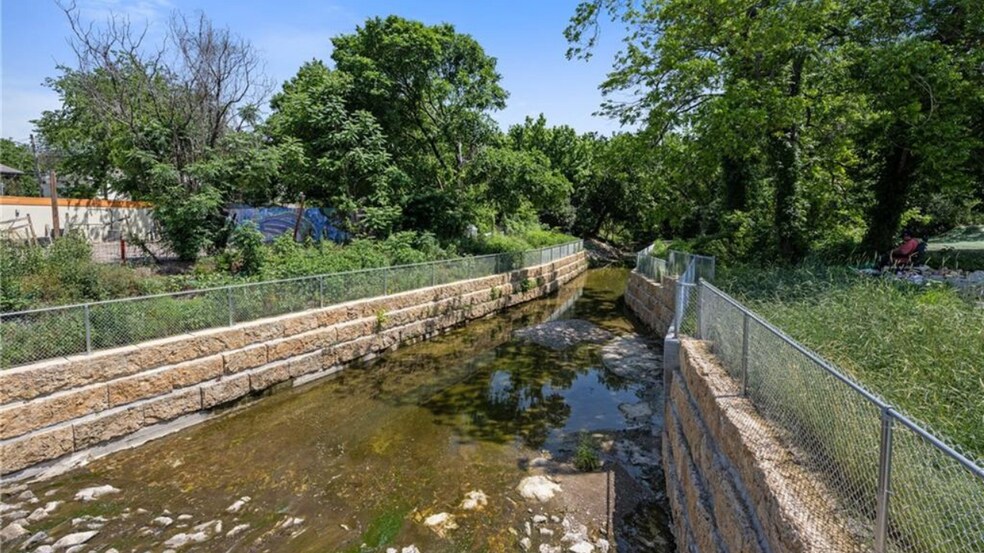 More Photos Of 2907 E Martin Luther King Jr Blvd, Austin Land For Sale