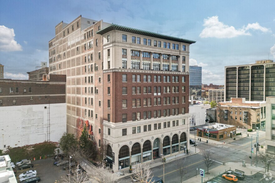 More Photos Of 513 Adams St, Toledo Apartments For Lease