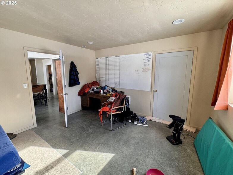 More Photos Of 38481 Sawmill Cutoff Ln, Halfway Warehouse For Sale