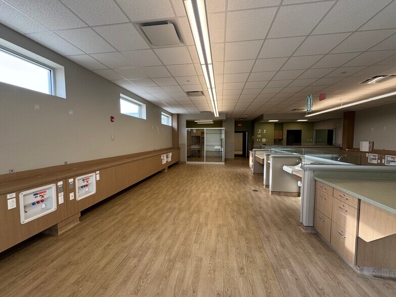 More Photos Of 2521 Walden Ave, Cheektowaga Storefront Retail Office For Lease