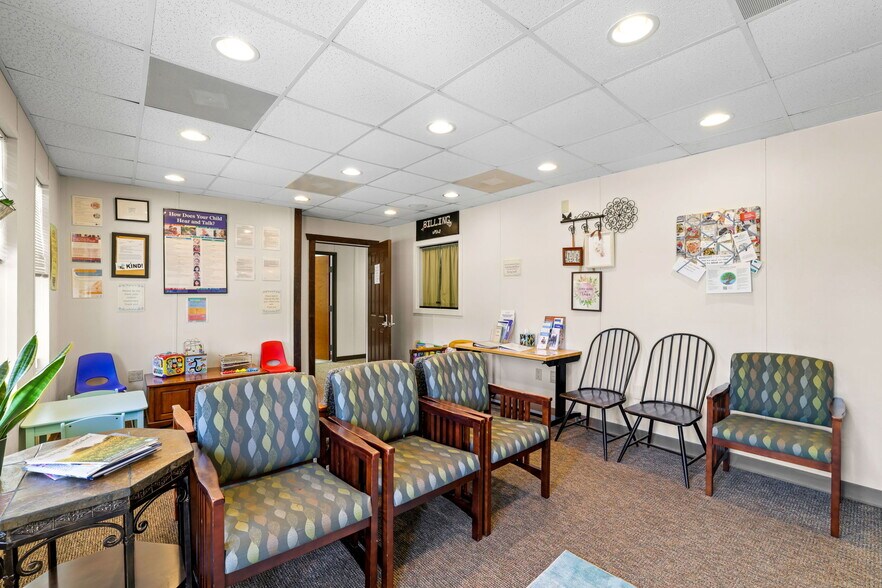 More Photos Of 310 Terrell Rd, Franklin Office For Sale