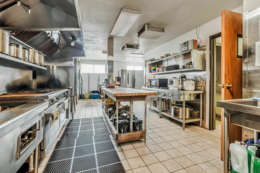 More Photos Of 4110-4118 Judah St, San Francisco Religious Facility For Sale