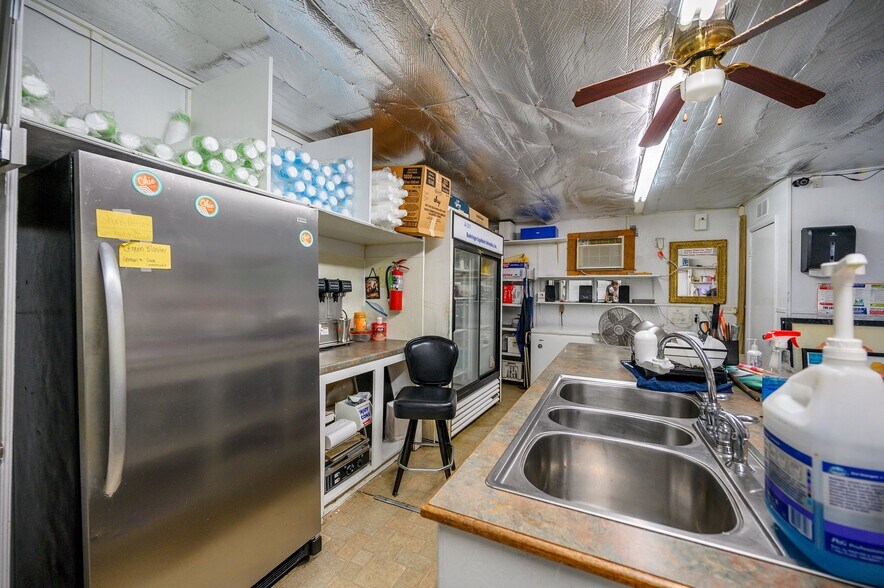 More Photos Of 309 E Washington St, Idabel Specialty For Sale