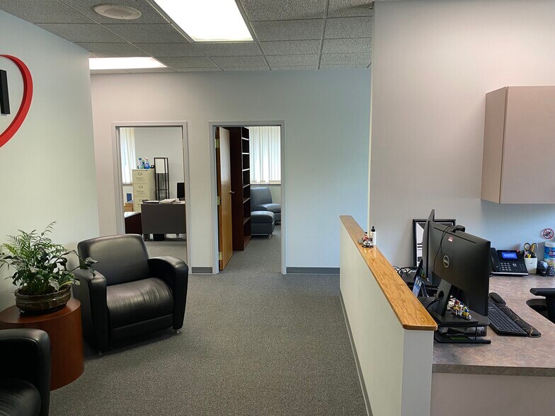 More Photos Of 2804 Boilermaker Ct, Valparaiso Office For Sale