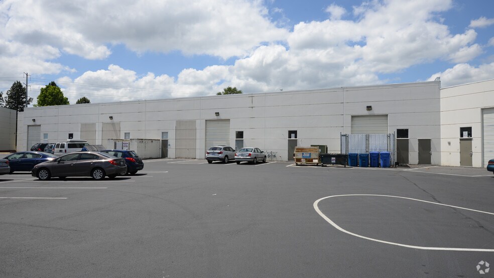 More Photos Of 3513-3545 Fairview Industrial Dr SE, Salem Flex For Lease