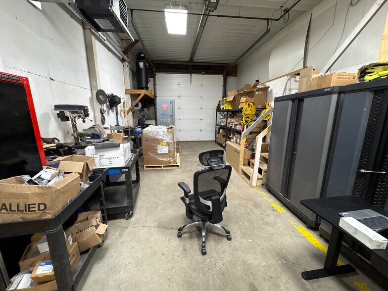 More Photos Of 707 Widewater Dr, Lafayette Industrial For Lease